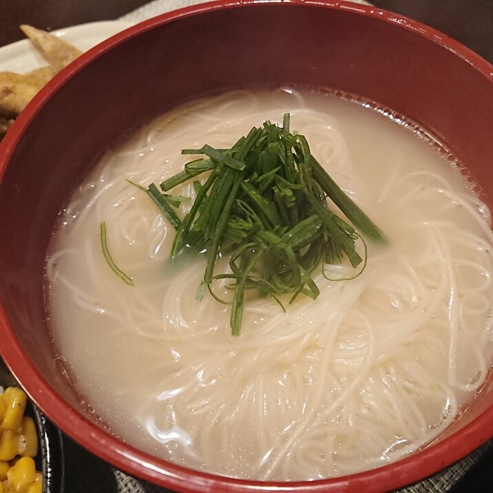 あっさりとんこつラーメン風煮麺